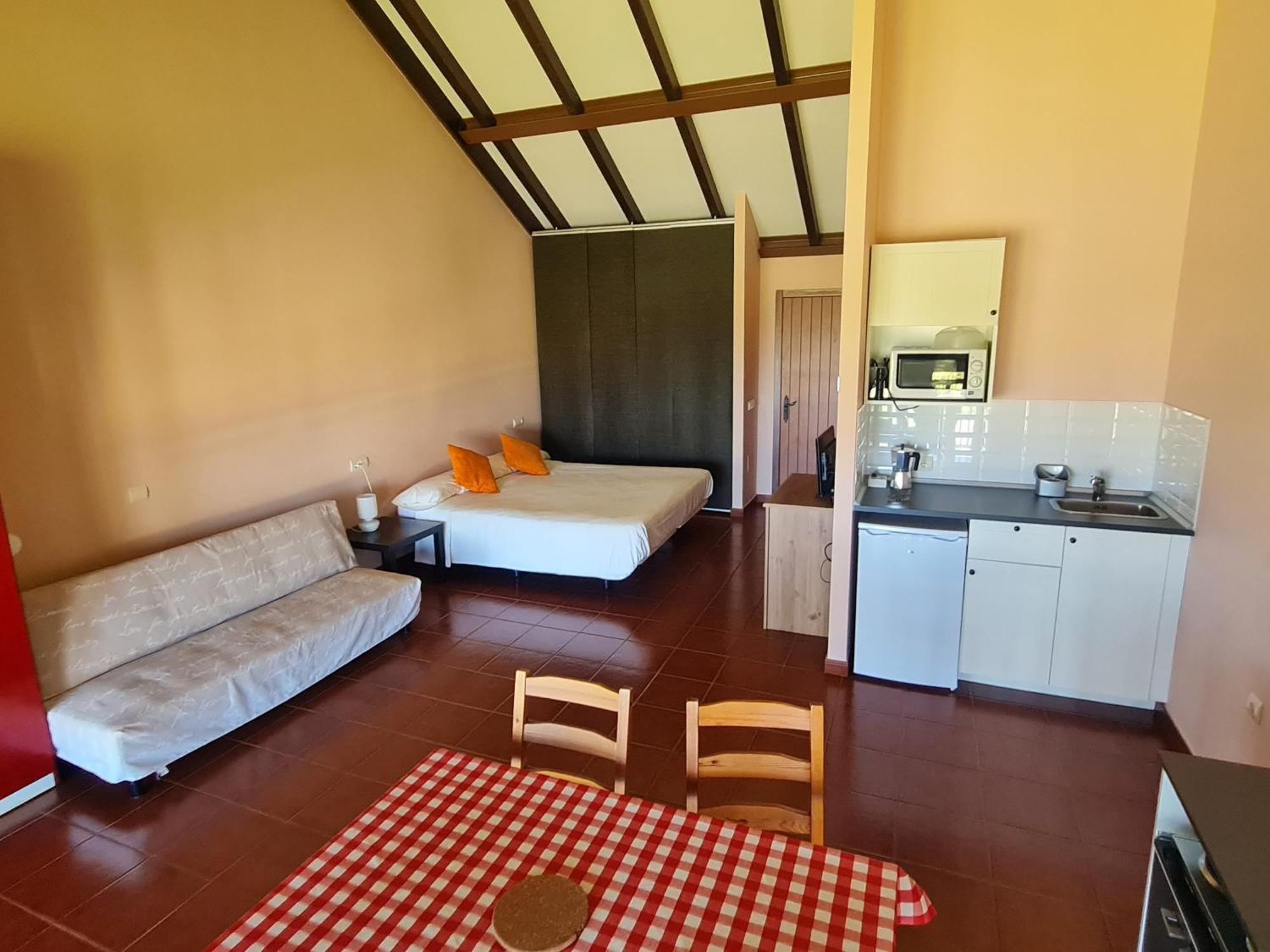 Casa Tesera El Franco Bilik gambar