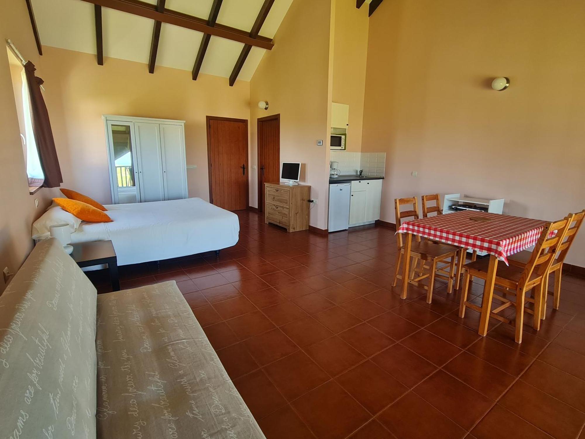 Casa Tesera El Franco Bilik gambar
