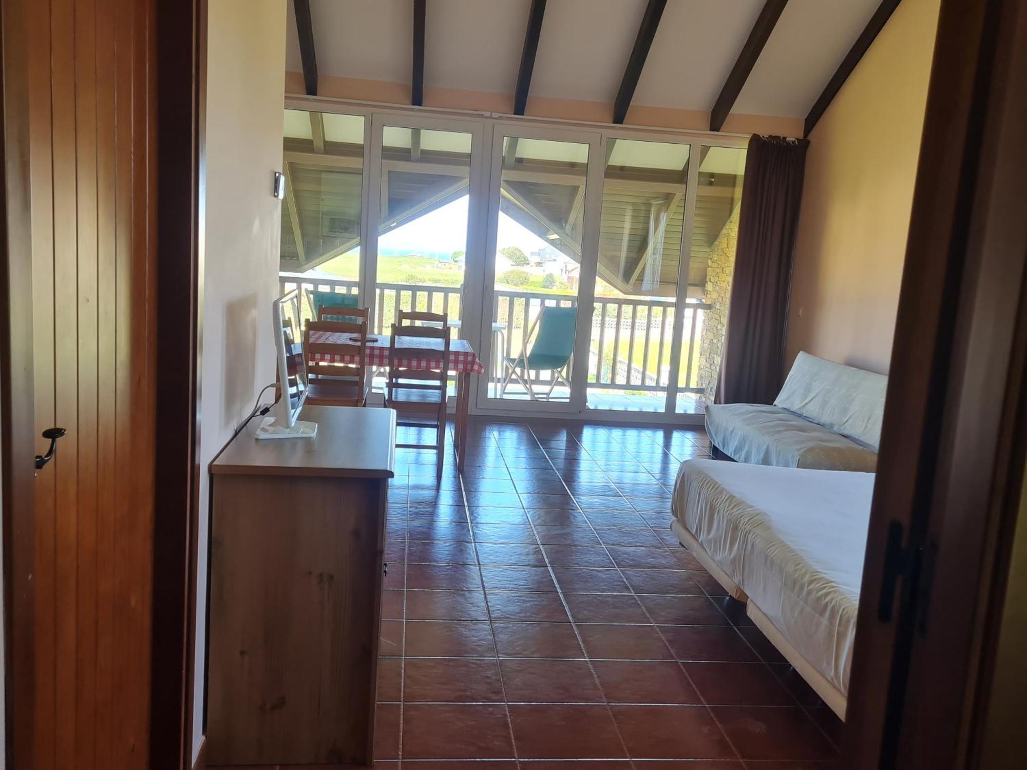 Casa Tesera El Franco Bilik gambar