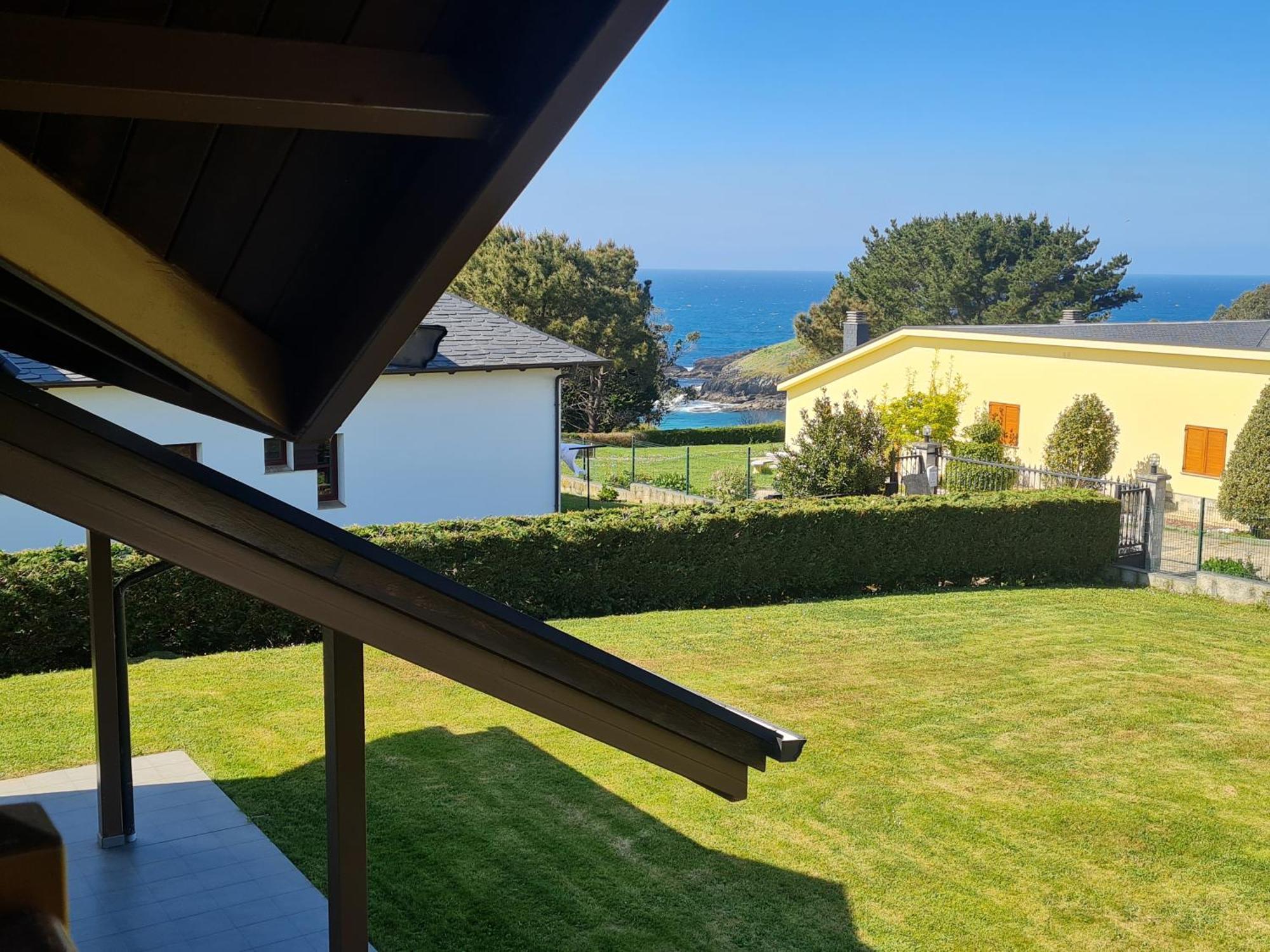 Casa Tesera El Franco Bilik gambar