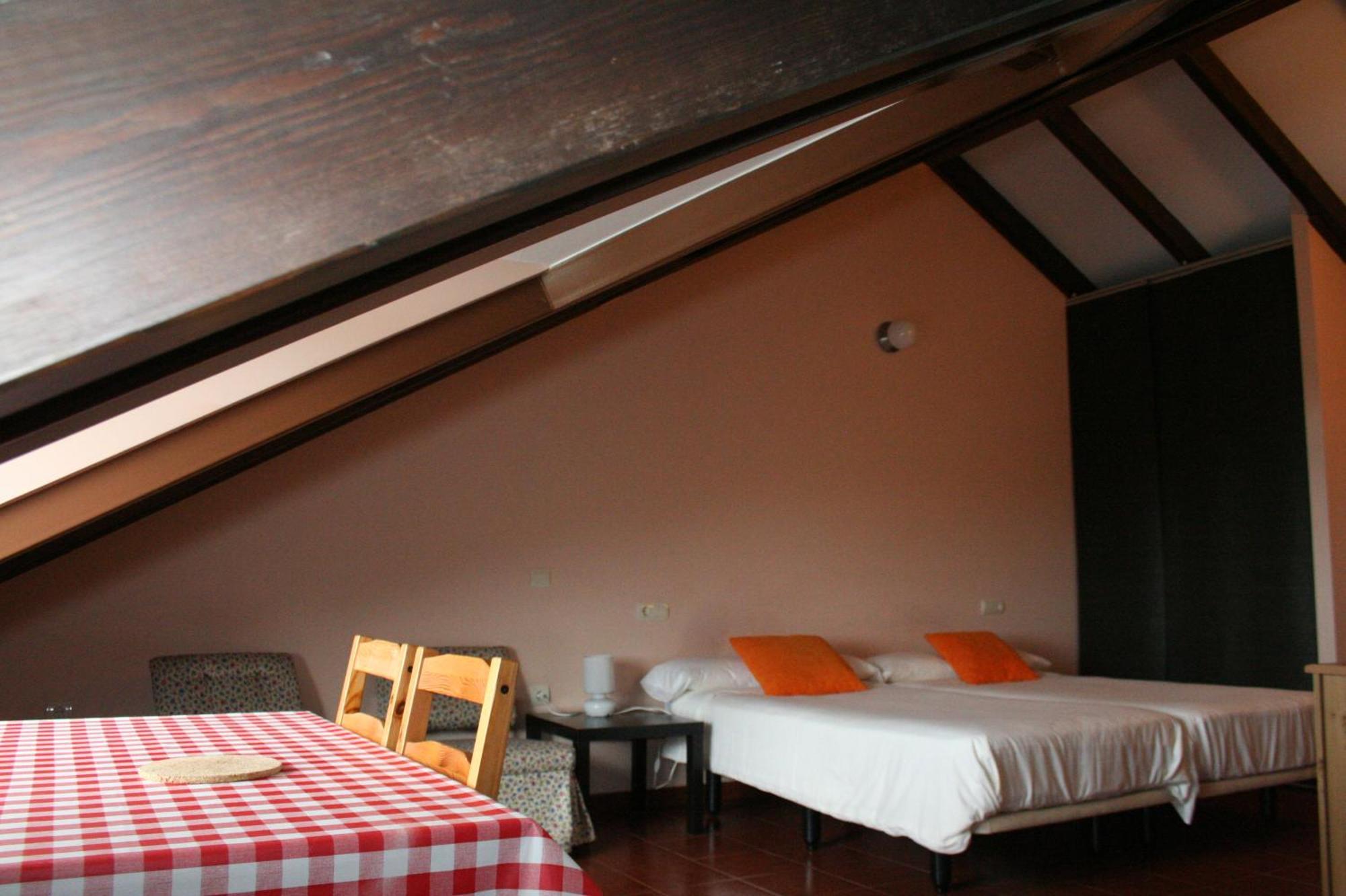 Casa Tesera El Franco Bilik gambar
