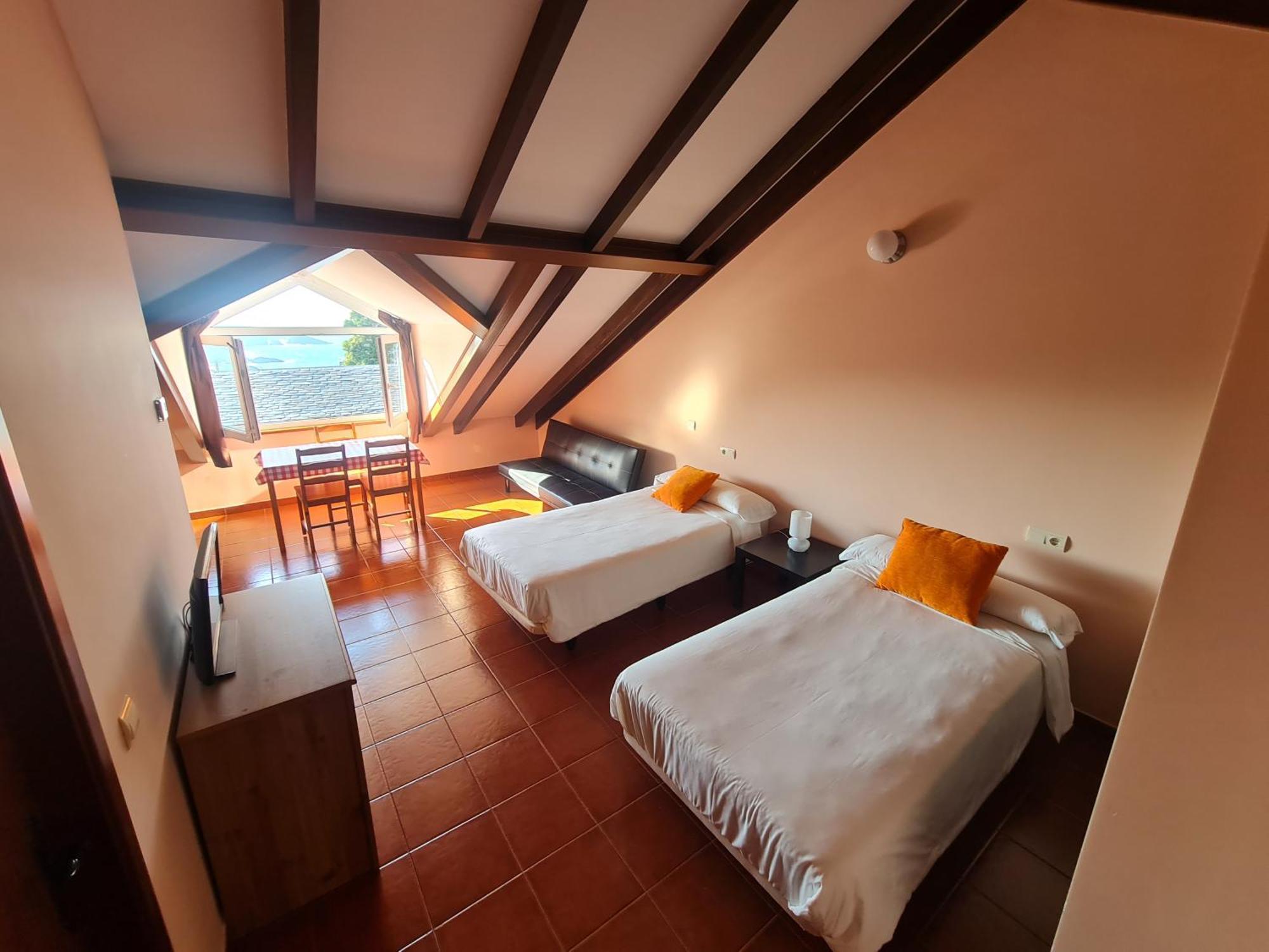 Casa Tesera El Franco Bilik gambar