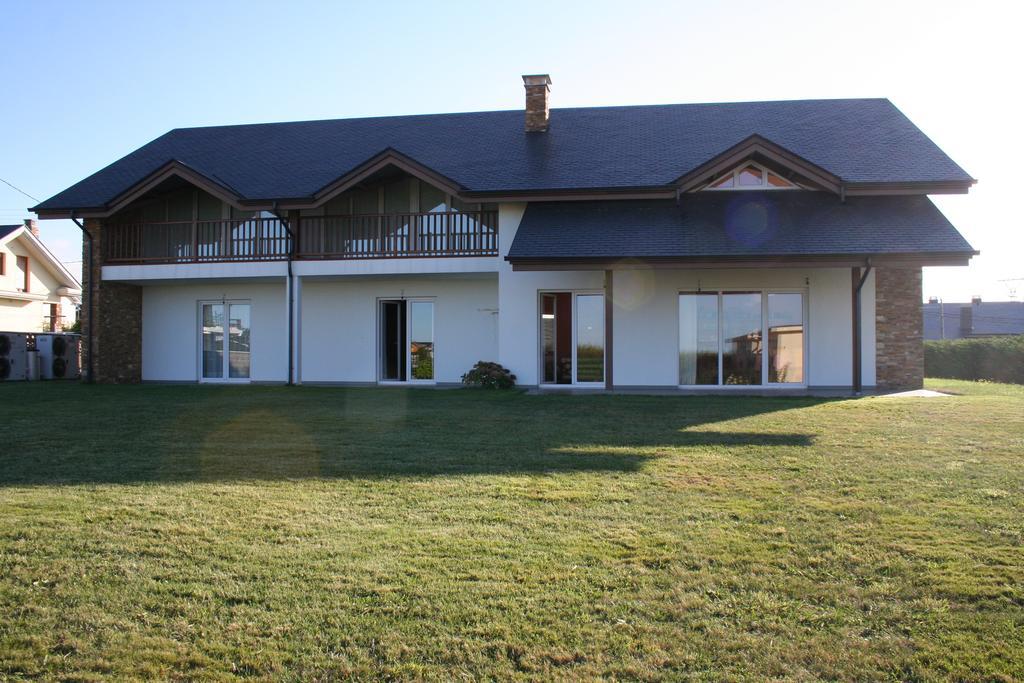 Casa Tesera El Franco Luaran gambar
